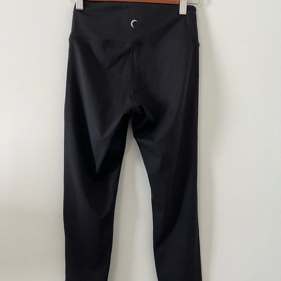 ZYIA Black Ripped Front Leggings Size 2 - Picture 5 of 9